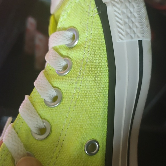 Neon green Converse - Picture 6 of 7